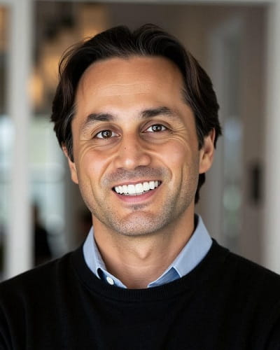 Arash Gezerseh headshot